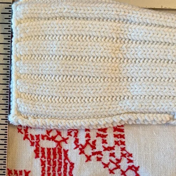 UGG Winter White/Cream Knit Headband and Fingerless Gloves - Picture 12 of 13